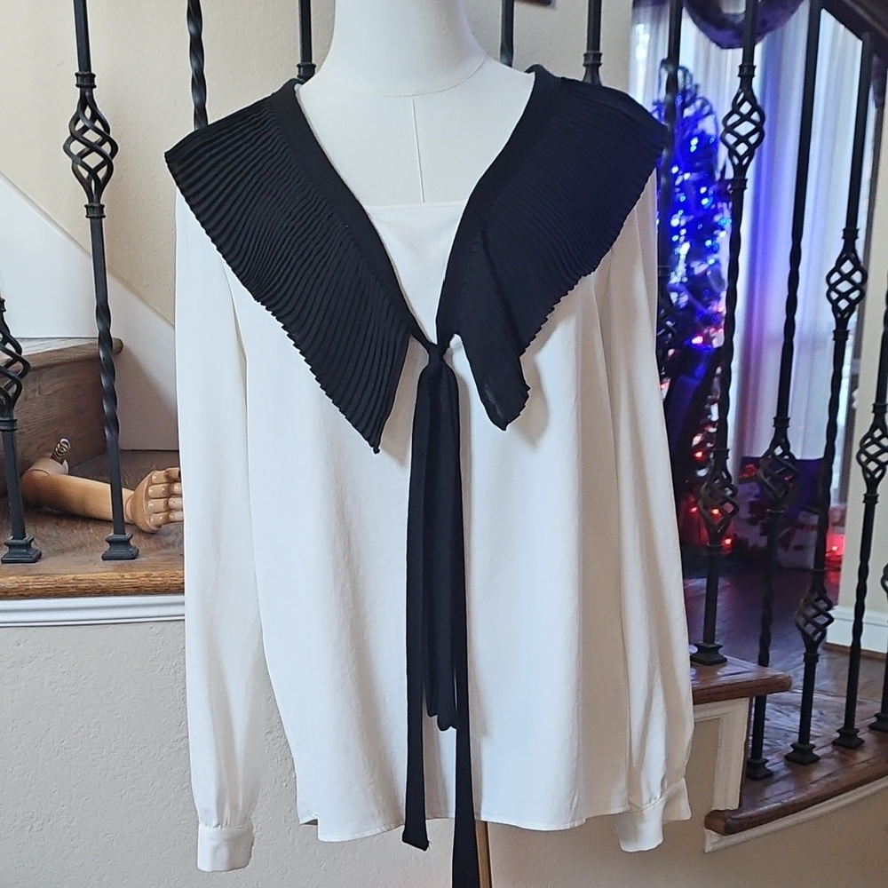 Avantlook White Blouse with Black Accents